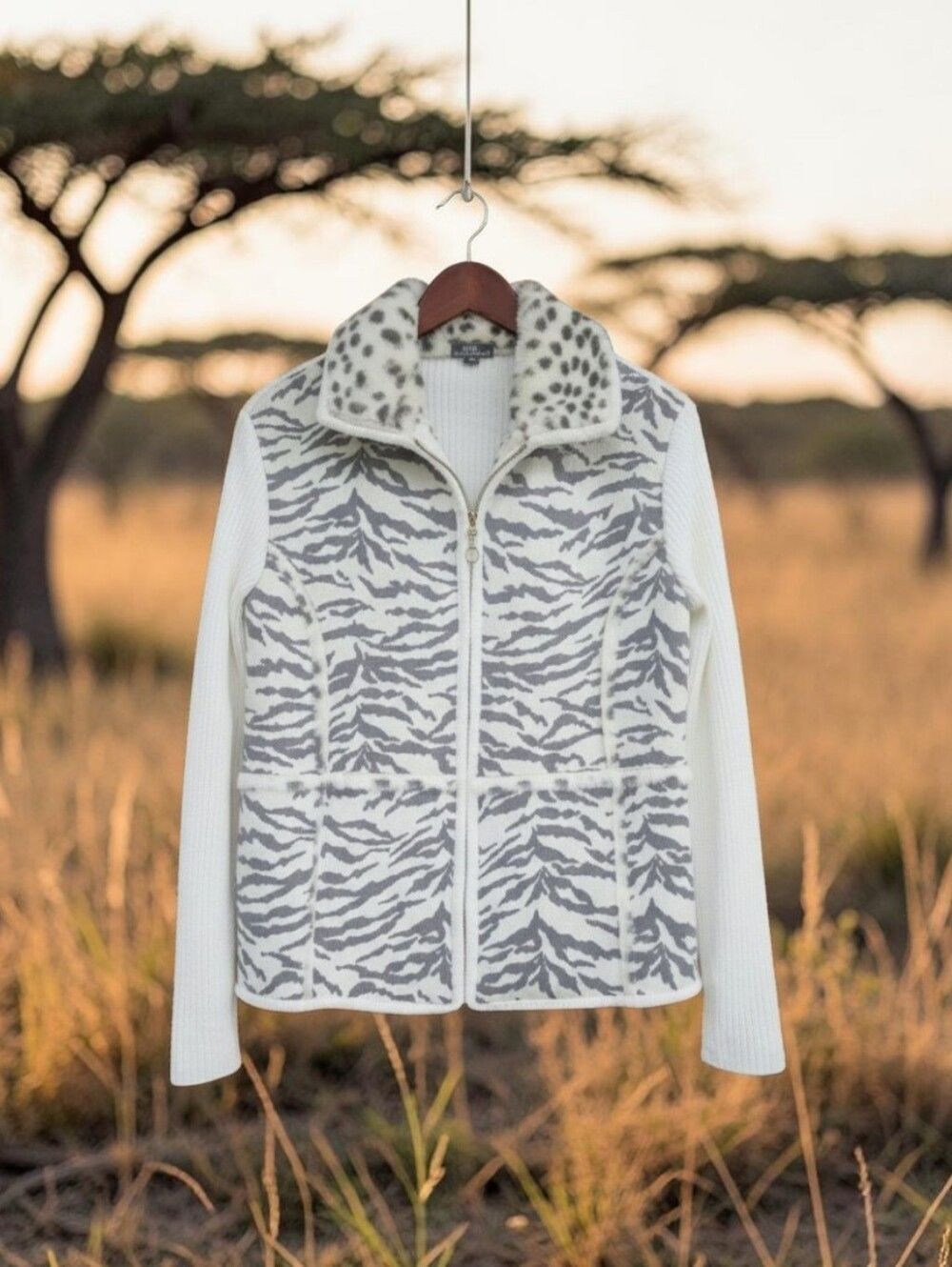 Lisa International Cream Faux Fur Collar Animal Print Sweater Jacket Size M